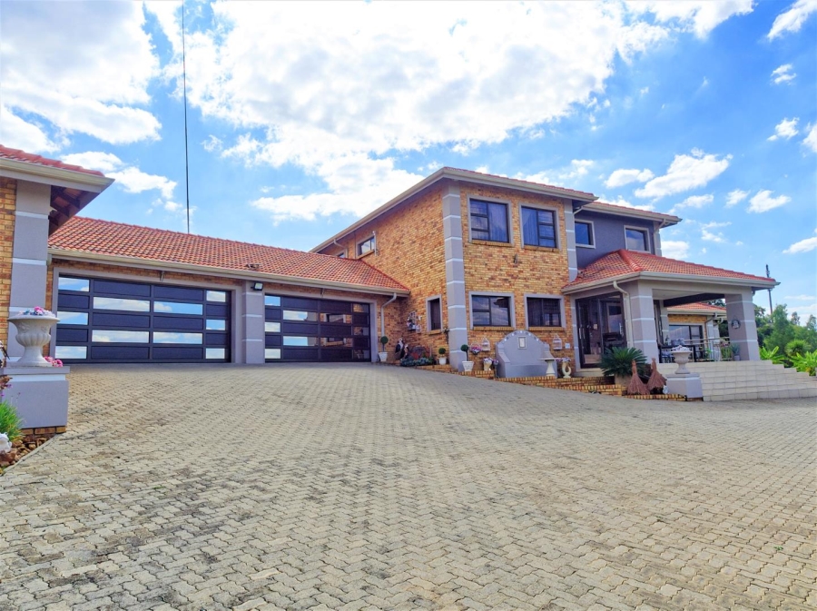 5 Bedroom Property for Sale in Blue Saddle Ranches Gauteng