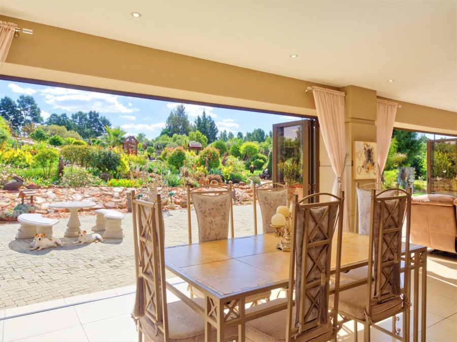 5 Bedroom Property for Sale in Blue Saddle Ranches Gauteng