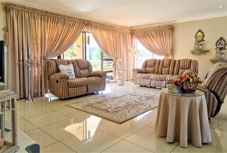 5 Bedroom Property for Sale in Blue Saddle Ranches Gauteng