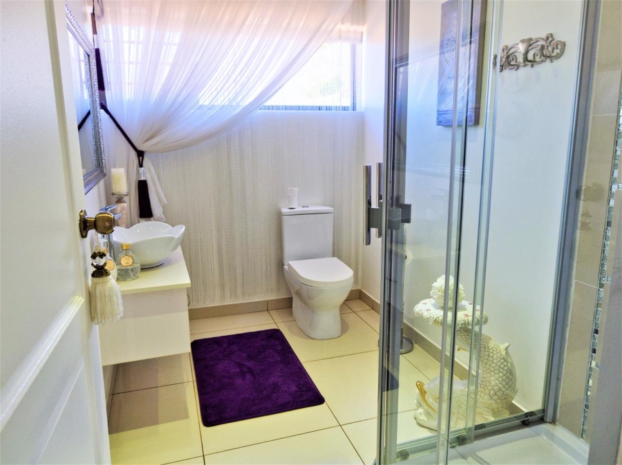 5 Bedroom Property for Sale in Blue Saddle Ranches Gauteng