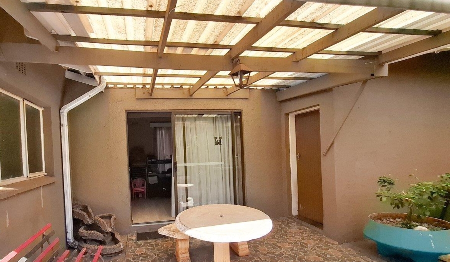 3 Bedroom Property for Sale in Westonaria Gauteng