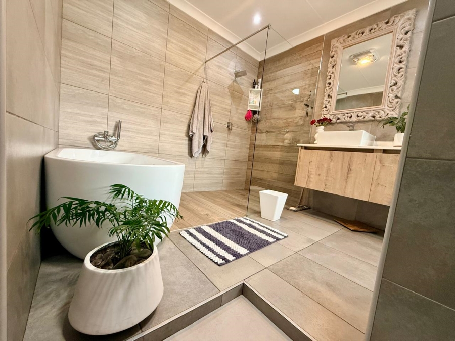 4 Bedroom Property for Sale in Risiville Gauteng