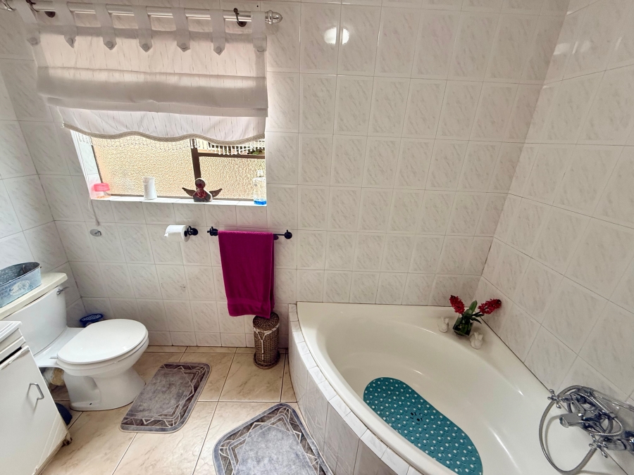 3 Bedroom Property for Sale in Three Rivers Gauteng