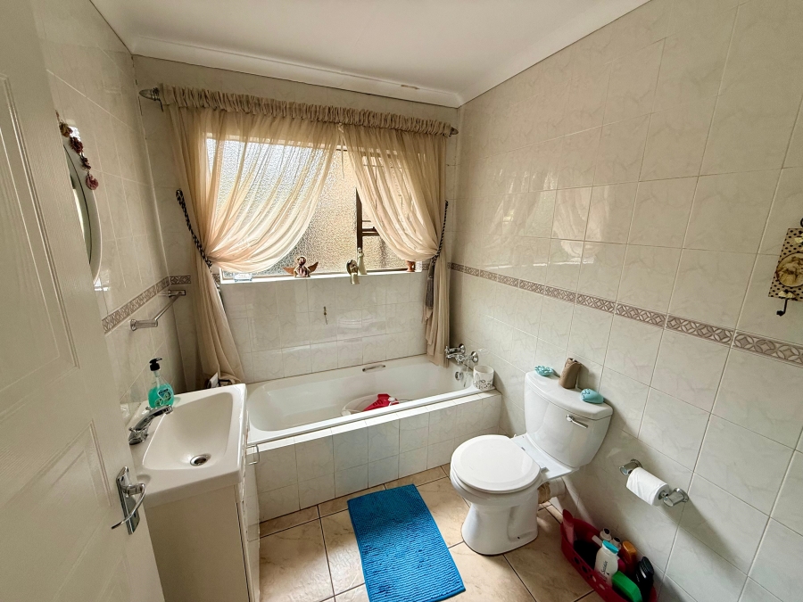 3 Bedroom Property for Sale in Three Rivers Gauteng