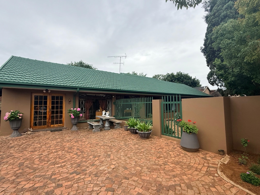 4 Bedroom Property for Sale in Risiville Gauteng