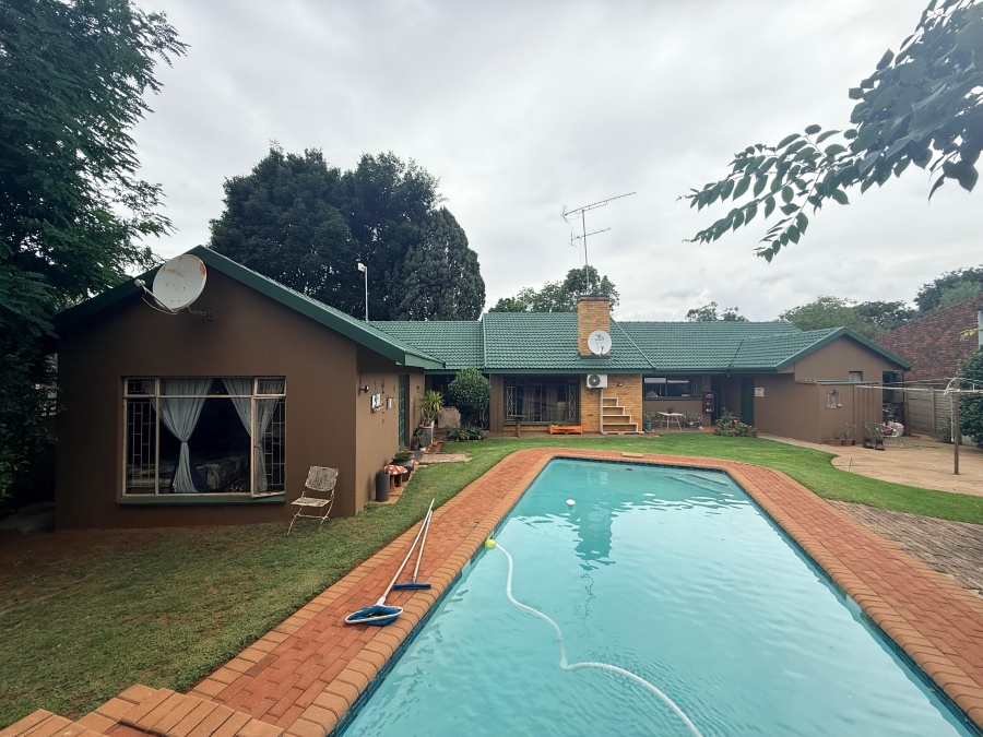 4 Bedroom Property for Sale in Risiville Gauteng