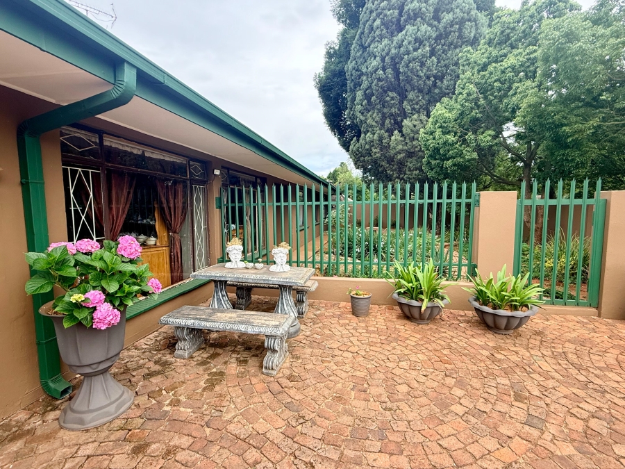 4 Bedroom Property for Sale in Risiville Gauteng