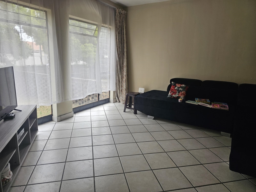 2 Bedroom Property for Sale in New Redruth Gauteng