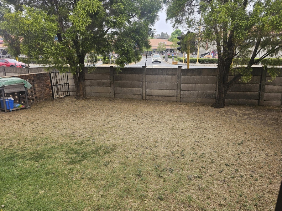 2 Bedroom Property for Sale in New Redruth Gauteng