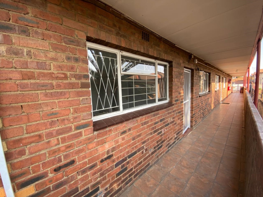 2 Bedroom Property for Sale in New Redruth Gauteng