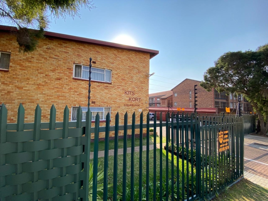 2 Bedroom Property for Sale in New Redruth Gauteng