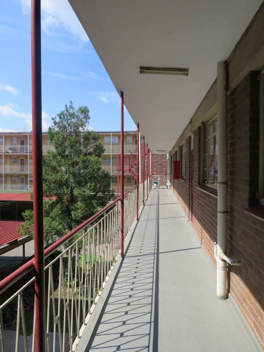 2 Bedroom Property for Sale in New Redruth Gauteng