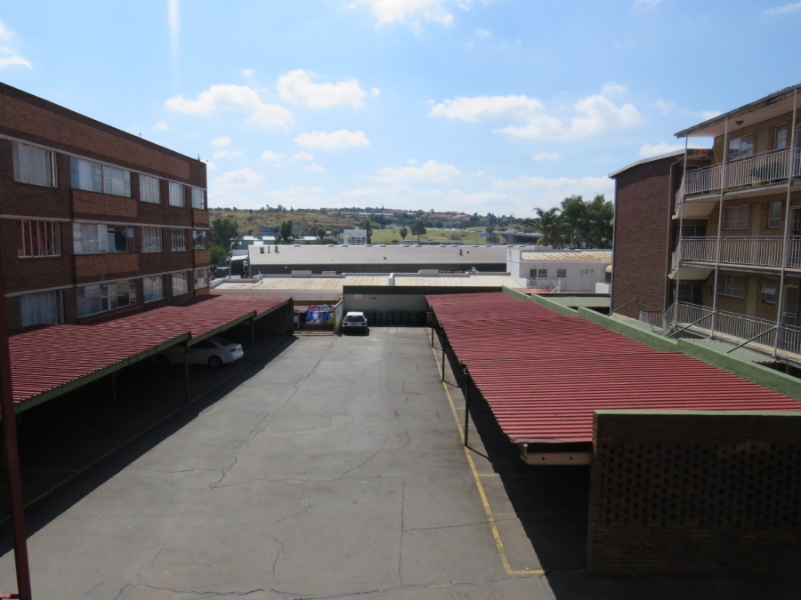 2 Bedroom Property for Sale in New Redruth Gauteng