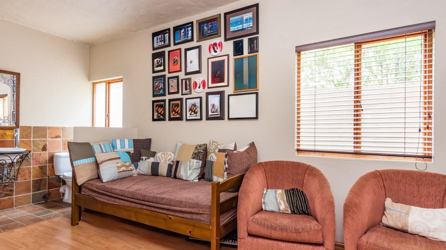 5 Bedroom Property for Sale in Featherbrooke Estate Gauteng