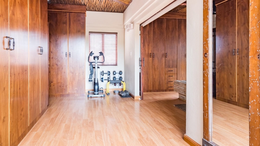 5 Bedroom Property for Sale in Featherbrooke Estate Gauteng