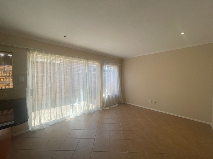 2 Bedroom Property for Sale in Pretoria North Gauteng