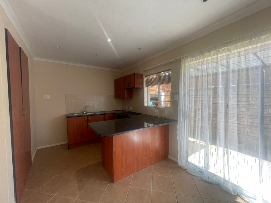 2 Bedroom Property for Sale in Pretoria North Gauteng