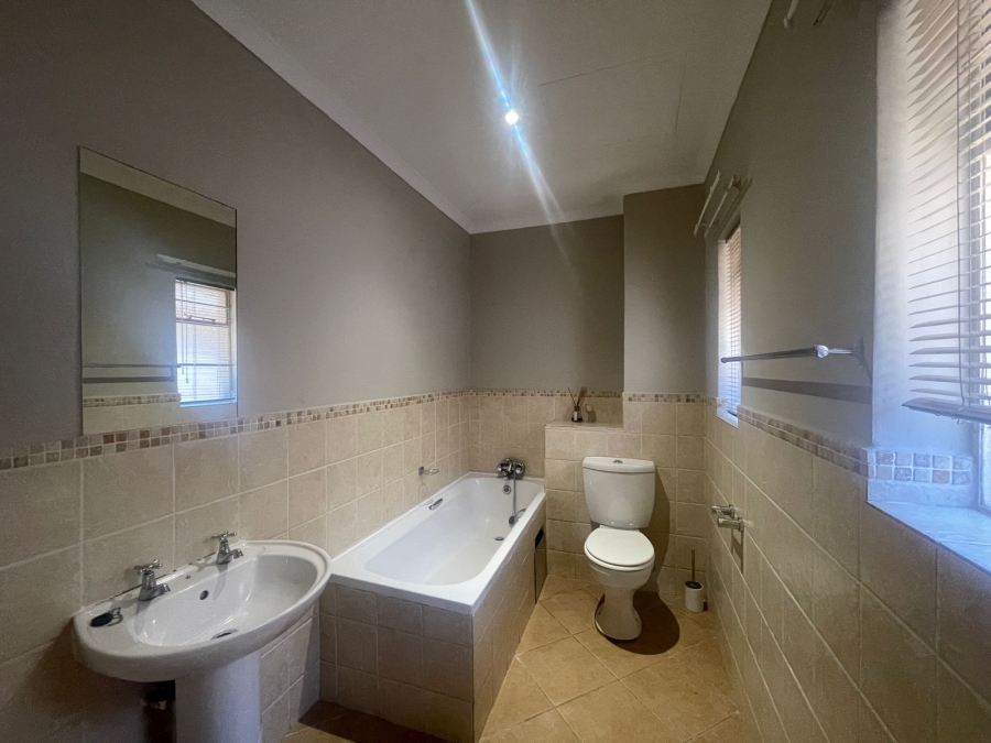 2 Bedroom Property for Sale in Pretoria North Gauteng