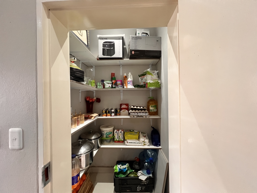 2 Bedroom Property for Sale in Blue Hills Gauteng