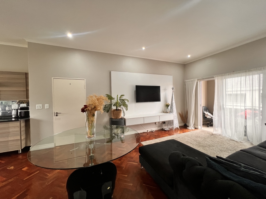 2 Bedroom Property for Sale in Blue Hills Gauteng