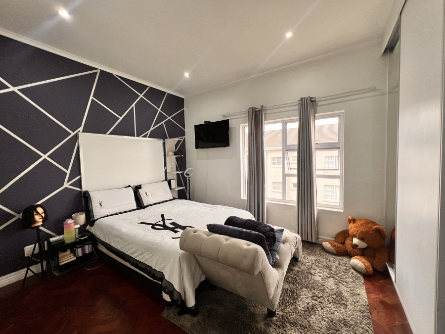 2 Bedroom Property for Sale in Blue Hills Gauteng