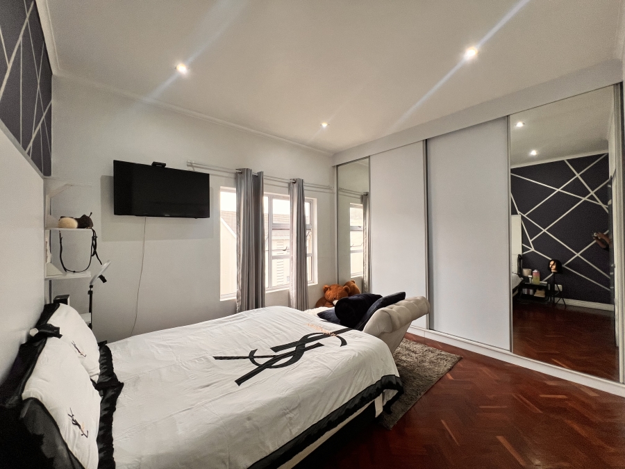 2 Bedroom Property for Sale in Blue Hills Gauteng