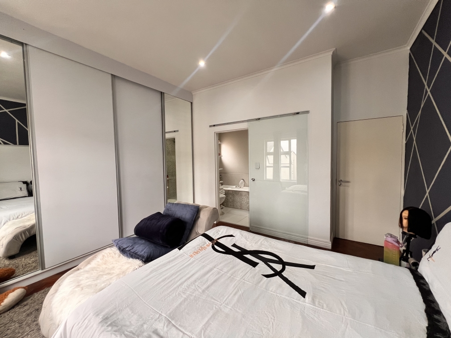 2 Bedroom Property for Sale in Blue Hills Gauteng