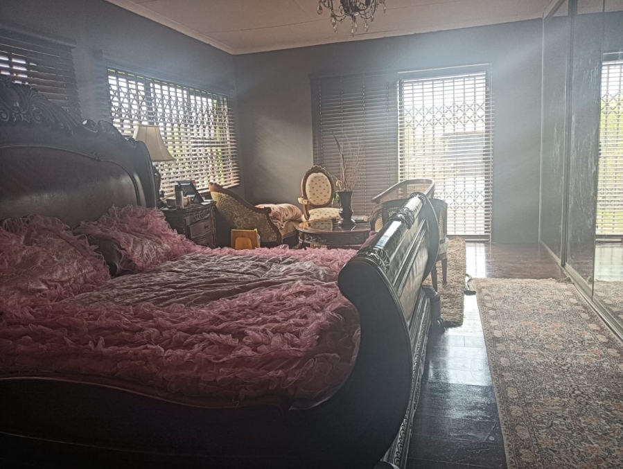 5 Bedroom Property for Sale in Hillside Gauteng
