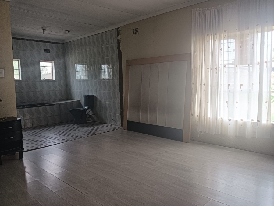 5 Bedroom Property for Sale in Hillside Gauteng