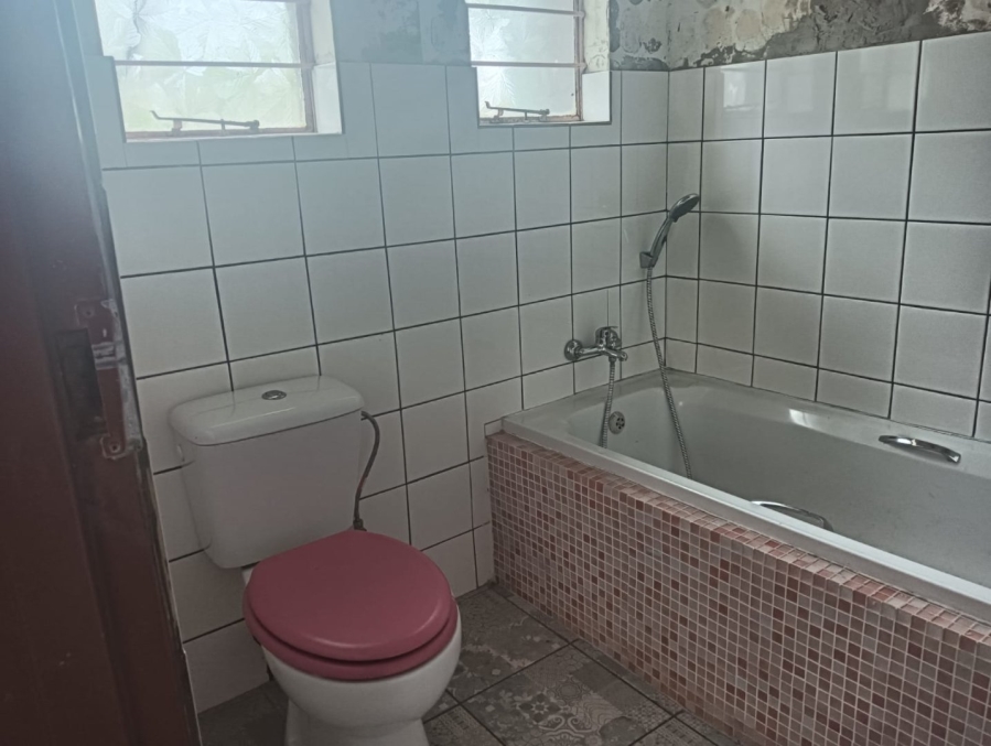 5 Bedroom Property for Sale in Hillside Gauteng
