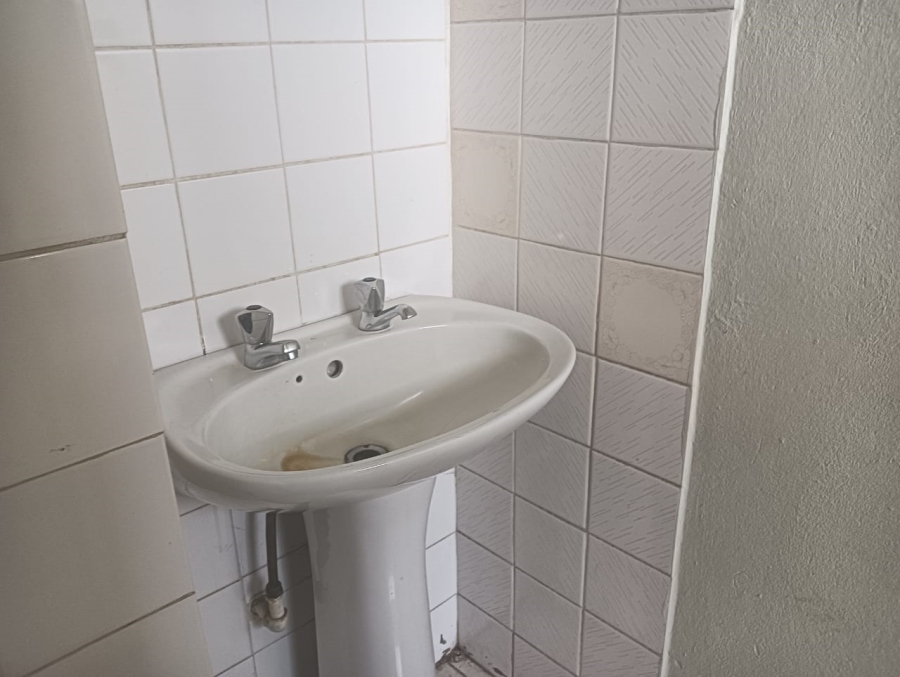 5 Bedroom Property for Sale in Hillside Gauteng