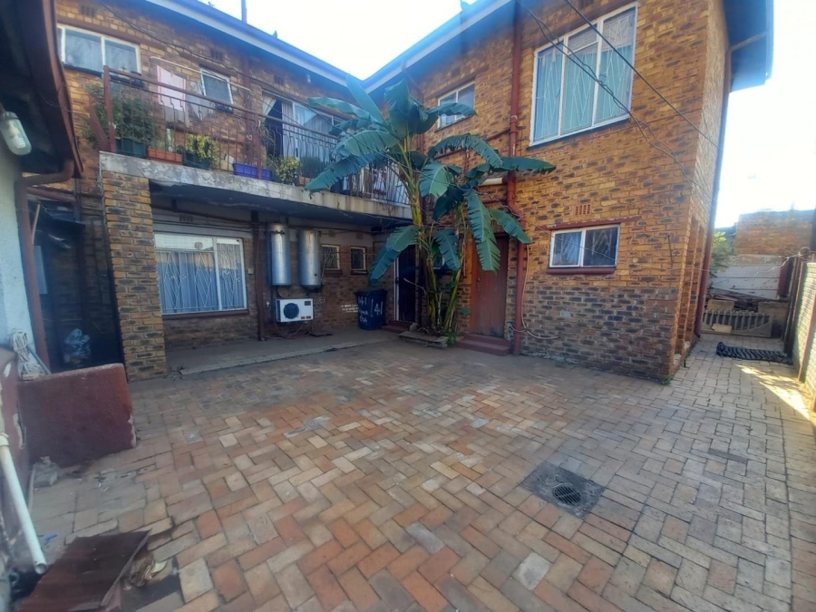 6 Bedroom Property for Sale in Actonville Gauteng