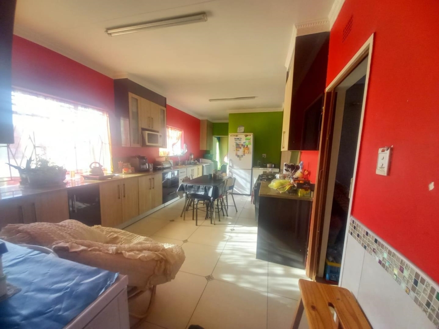 6 Bedroom Property for Sale in Actonville Gauteng