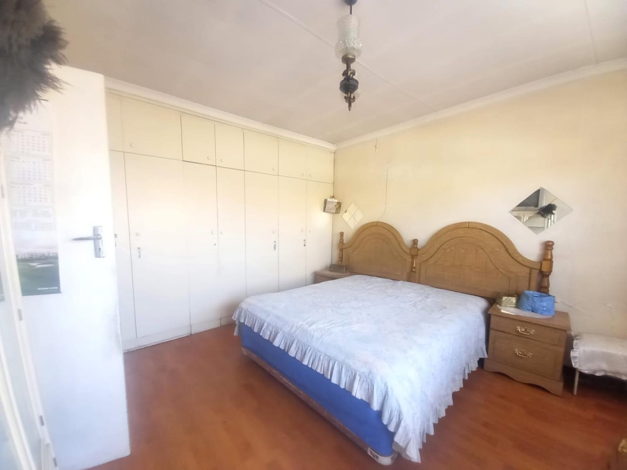 6 Bedroom Property for Sale in Actonville Gauteng
