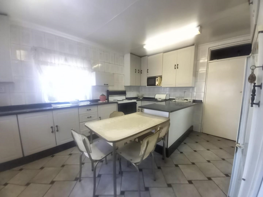 6 Bedroom Property for Sale in Actonville Gauteng