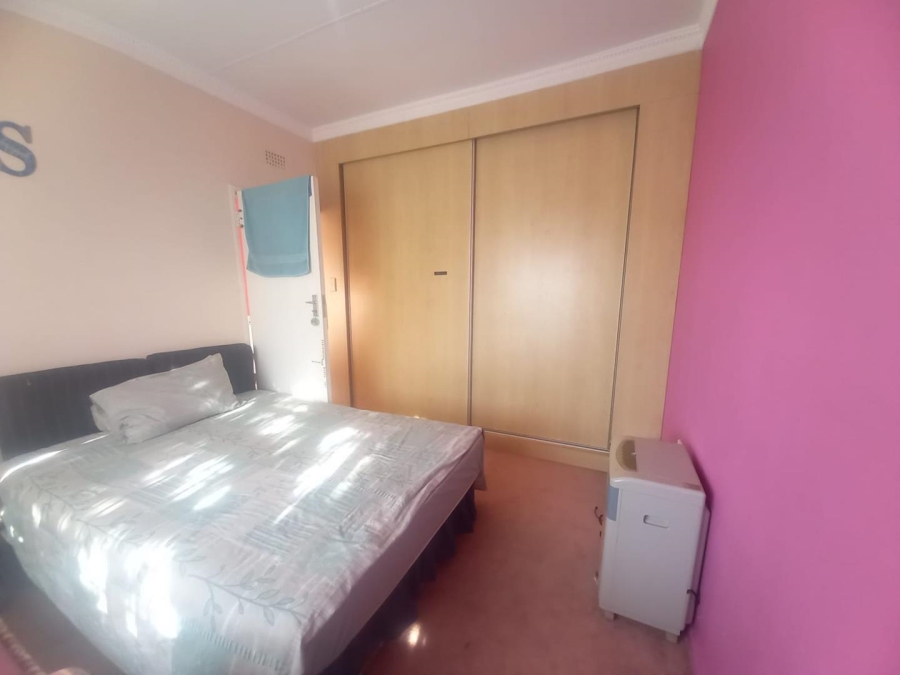 6 Bedroom Property for Sale in Actonville Gauteng