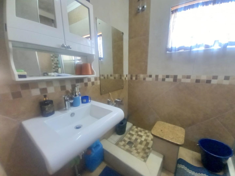 6 Bedroom Property for Sale in Actonville Gauteng
