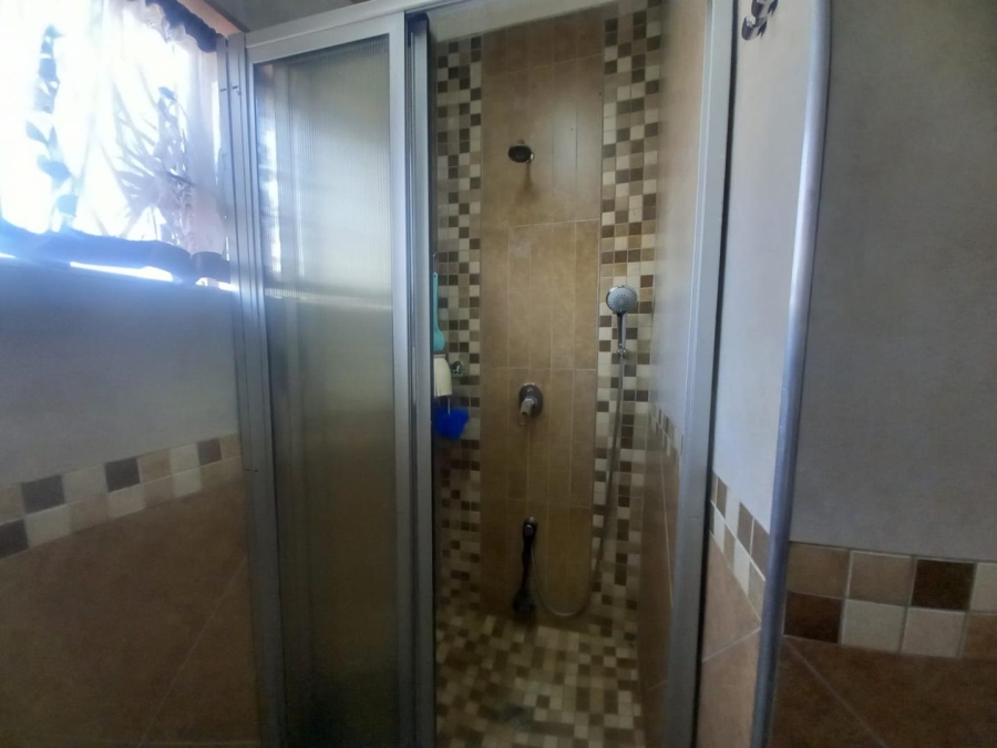 6 Bedroom Property for Sale in Actonville Gauteng