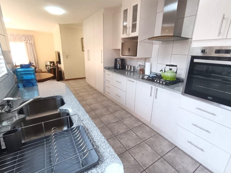 2 Bedroom Property for Sale in Beyers Park Gauteng