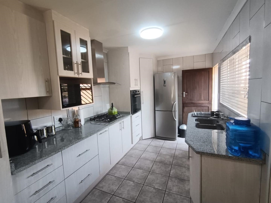 2 Bedroom Property for Sale in Beyers Park Gauteng