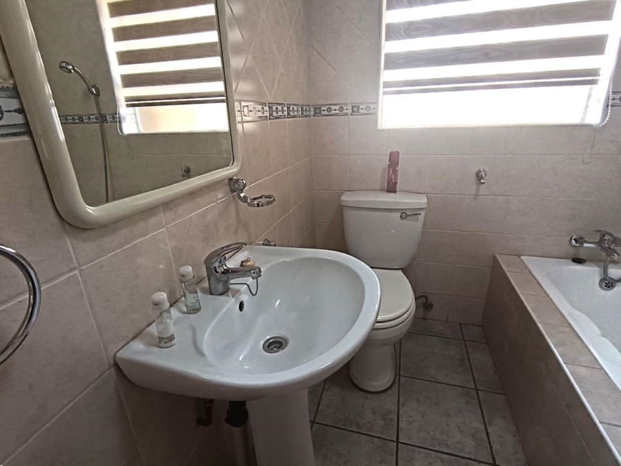 2 Bedroom Property for Sale in Beyers Park Gauteng