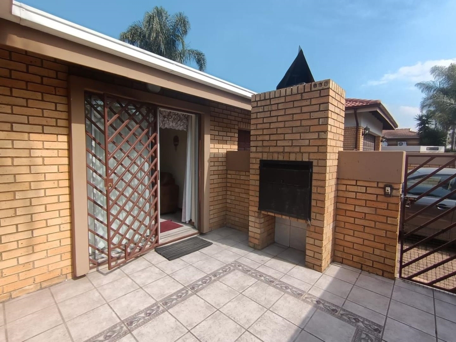 2 Bedroom Property for Sale in Beyers Park Gauteng