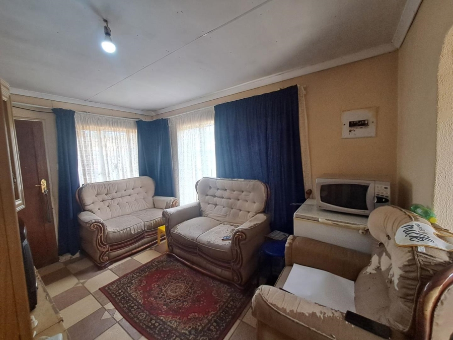2 Bedroom Property for Sale in Kagiso Gauteng