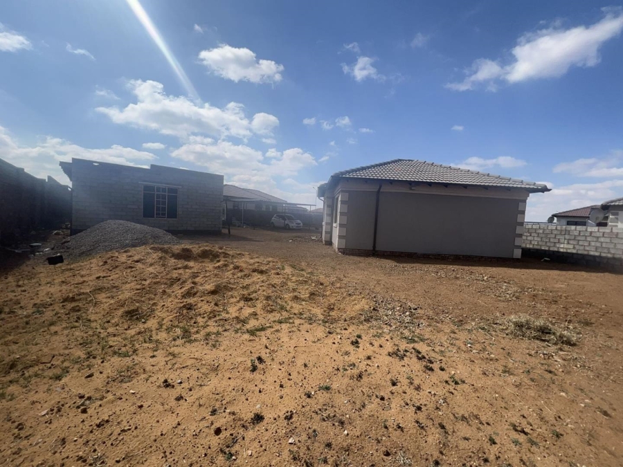 3 Bedroom Property for Sale in Azaadville Gardens Gauteng