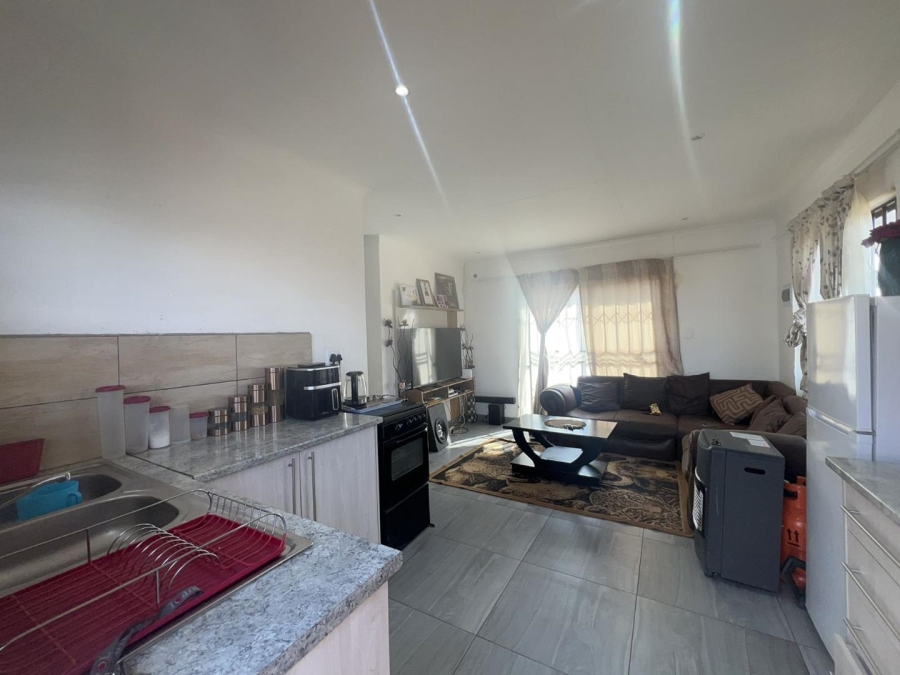 3 Bedroom Property for Sale in Azaadville Gardens Gauteng