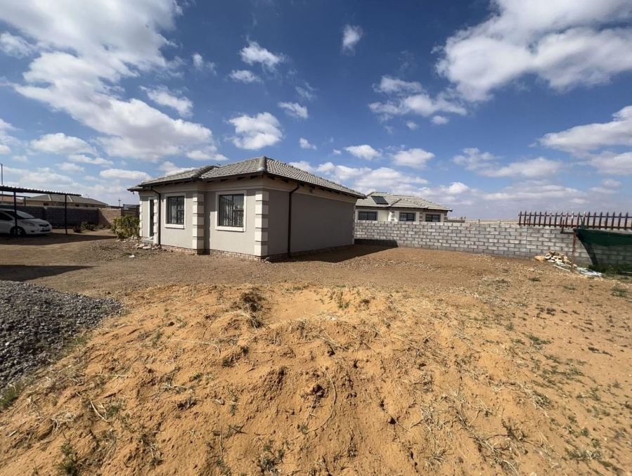 3 Bedroom Property for Sale in Azaadville Gardens Gauteng