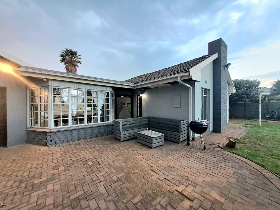 3 Bedroom Property for Sale in Risiville Gauteng
