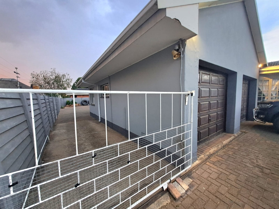 3 Bedroom Property for Sale in Risiville Gauteng