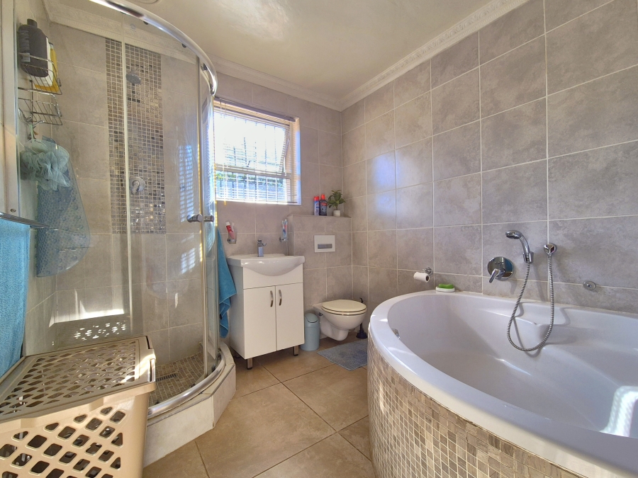 4 Bedroom Property for Sale in Brakpan Central Gauteng