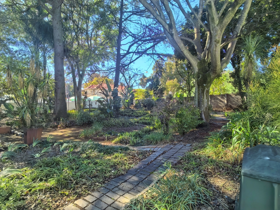 To Let commercial Property for Rent in Dunkeld Gauteng